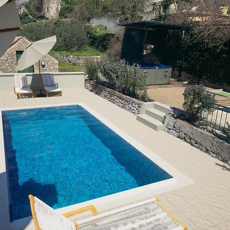 Holiday Home Aria ポドゥゴラ エクステリア 写真