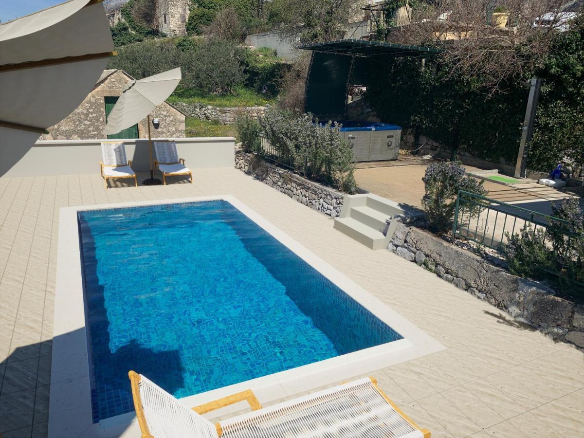 Holiday Home Aria ポドゥゴラ エクステリア 写真